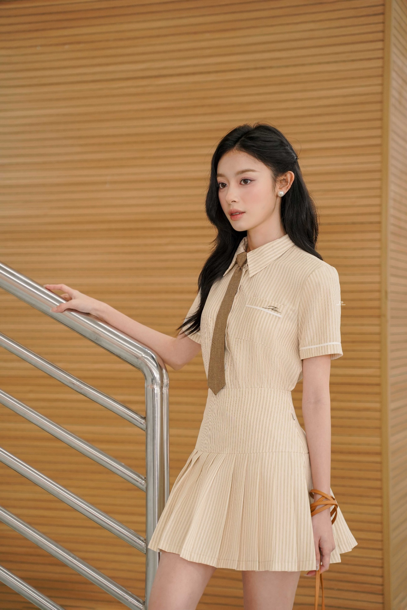 Áo sơ mi cổ đức dáng suông túi ốp - Ảnh 7