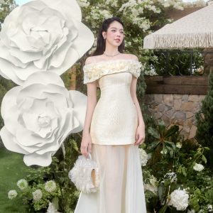 Đầm 2 dây ngang vai hoa đính