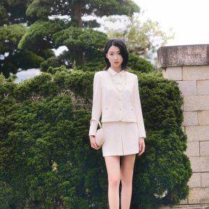 Áo blazer dáng suông cổ đức 2 túi ốp