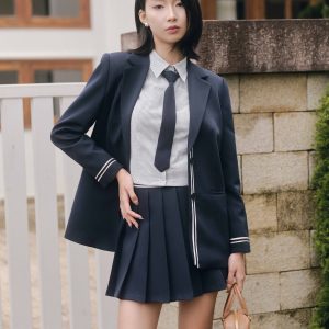 Áo blazer dáng suông ve K thêu ngực